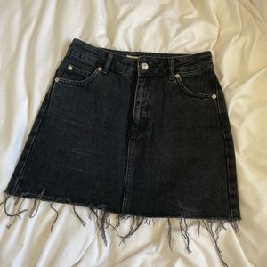 TOPSHOP black jean skirt